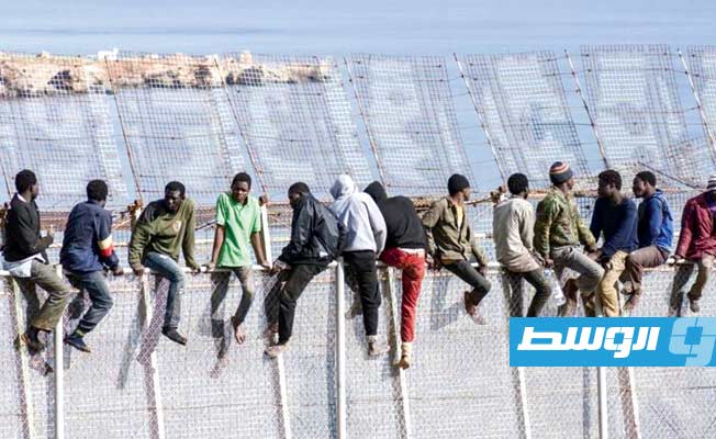 الحكومة الإسبانية: 350 مهاجرا فشلوا في دخول جيب مليلية من المغرب