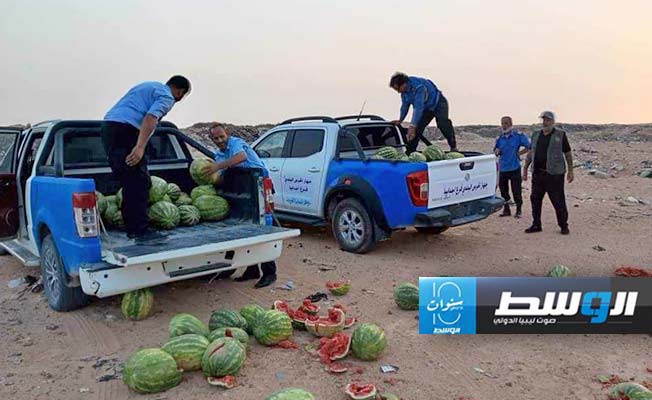 إتلاف كميات من «الدلاع» الفاسد في أجدابيا
