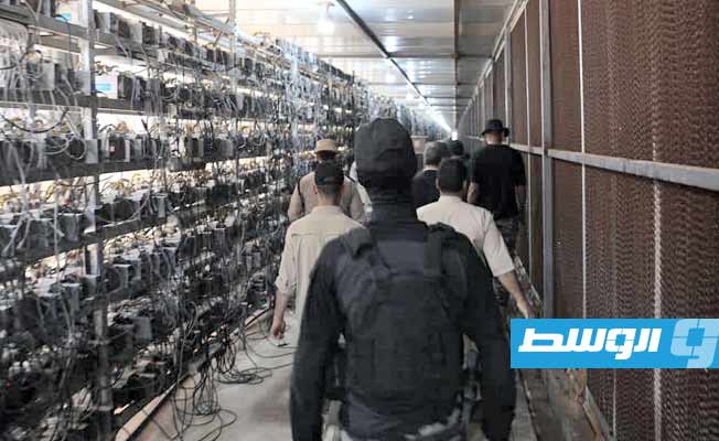 (فيديو) النيابة العامة تأمر بضبط وإحضار 50 صينيا متهمين بتعدين عملات افتراضية بمصنع حديد زليتن
