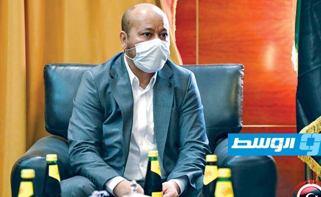 عبدالرحمن عمير يتسلم مهامه وكيلا لـ«صحة الوفاق» لشؤون الإمداد والمشروعات