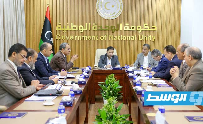 اجتماع لمتابعة تنفيذ الموازنة الاستثنائية للنفط خلال النصف الأول من 2023
