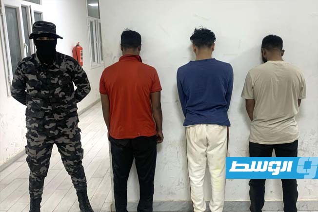 إحباط تسلل 3 مهاجرين إلى تونس عبر منفذ رأس اجدير