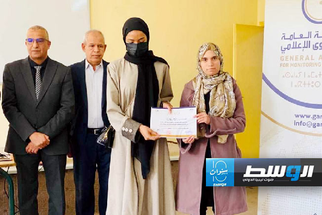 بالصور: اختتام ورشة تدريبية في براك الشاطئ حول تعزيز السلوك الإعلامي المهني ومكافحة خطاب الكراهية