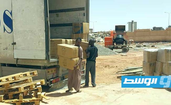 «الإمداد الطبي» يوفر شاحنة مستلزمات لمركز سبها