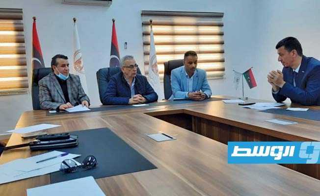 وزيرا الإسكان والمهجرين يتفقدان المناطق المتضررة جراء العمليات العسكرية في درنة