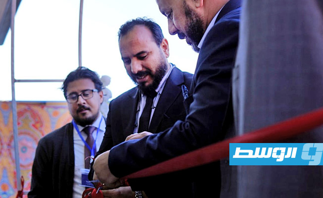 حكومة حماد تفتتح مقر مراقبة الخدمات المالية في بلدية أم الرزم