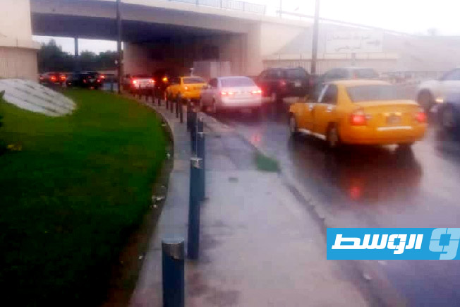 إعادة فتح طريق كوبري الغيران في بنغازي بعد سحب تجمعات المياه