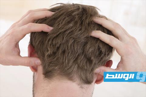 نصائح فعالة للعناية بشعر الرجال وتجنب تساقطه