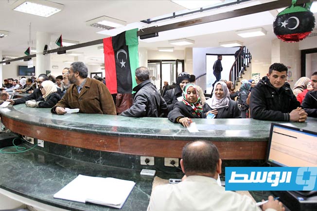 المجلس الأطلسي يحذر من مسار الانهيار الاقتصادي في ليبيا بسبب الفساد ونفوذ التشكيلات المسلحة