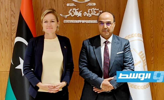 السفيرة البريطانية: ناقشت مع عميد بلدية بنغازي توسيع المجال المدني والديمقراطي