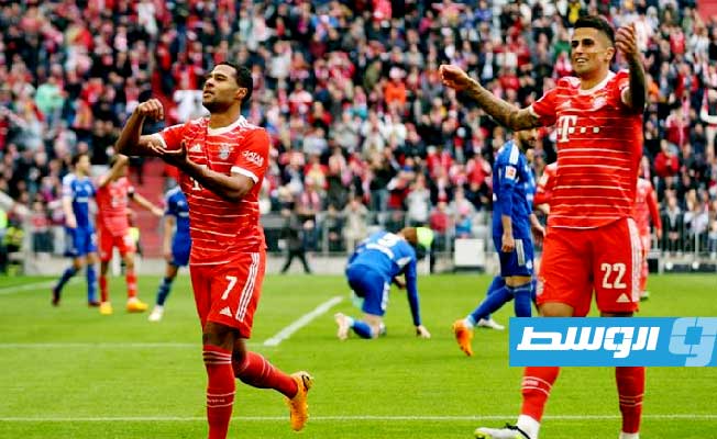 الدوري الألماني: بايرن يسحق شالكه ويتمسك باللقب