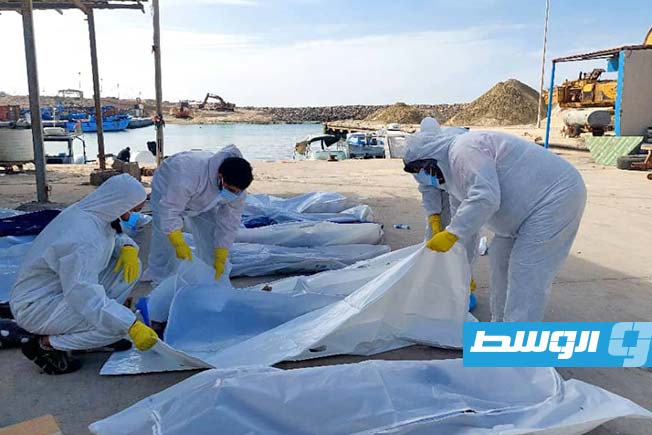 10 وفيات في غرق قارب قبالة الزاوية