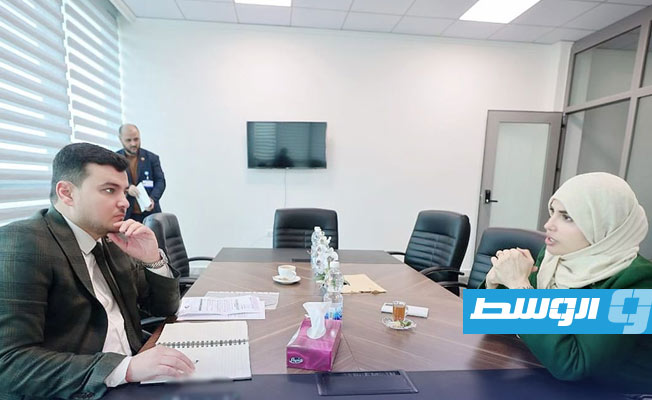 مؤسسة النفط تناقش دعم مستشفى العيون في طرابلس بأجهزة ومعات طبية