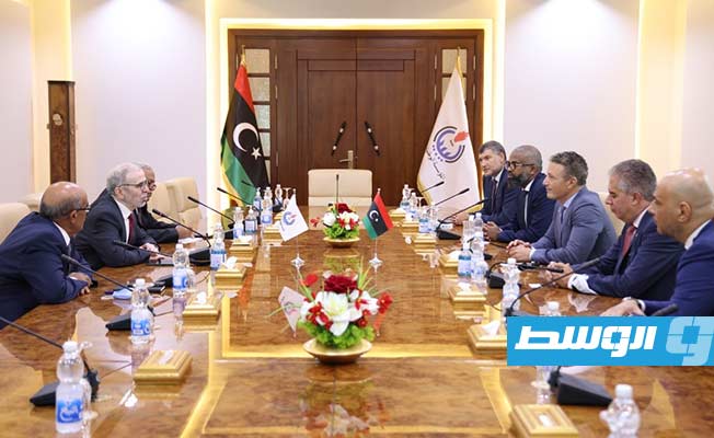 مؤسسة النفط تبحث تعزيز التعاون مع شركة «NESR» العالمية