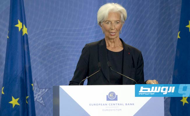 لاغارد تتوقع تباطؤ نمو منطقة اليورو.. وتحذر من زيادة أعباء الدين العام