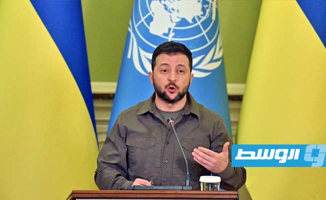 زيلينسكي يدعو العالم إلى إدانة الاستفتاءات «الزائفة» التي تنظمها روسيا