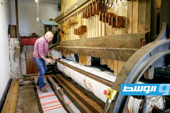 إنقاذ تراث الكتان الأيرلندي من الاندثار بفضل المصممين الفاخرين