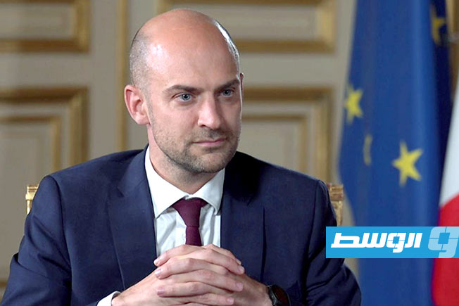 فرنسا: فرض رسوم مرور في مضيق هرمز «غير مقبول»