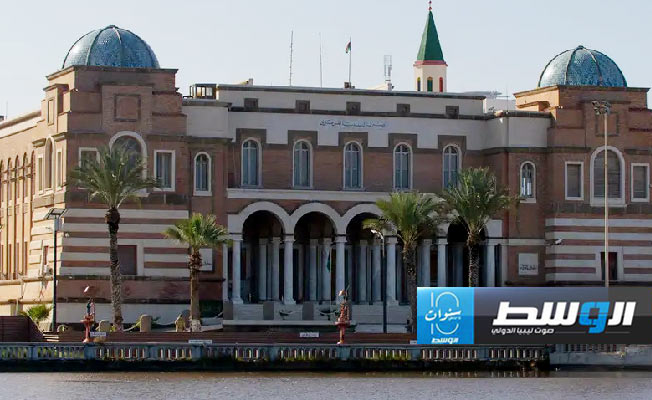 «المركزي» يعلن الشروع في توزيع شحنات السيولة على المصارف