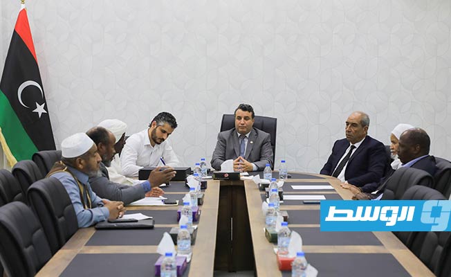 اجتماع حكومي يبحث عوائق عودة مهجري مرزق إلى مدينتهم