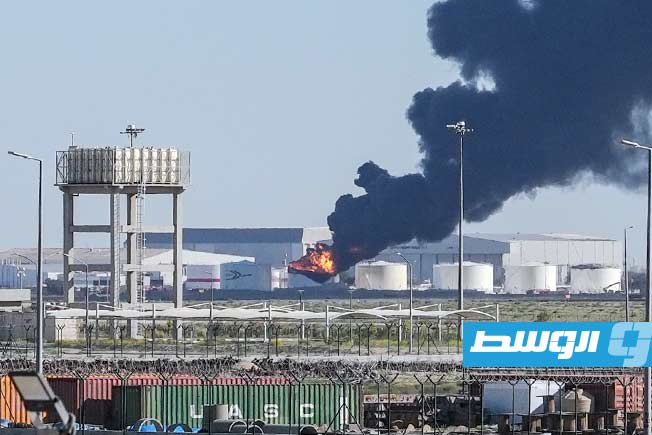 الكويت تدعو المواطنين والمقيمين لتجنب الخروج والبقاء فى المنازل حتى صباح الأربعاء
