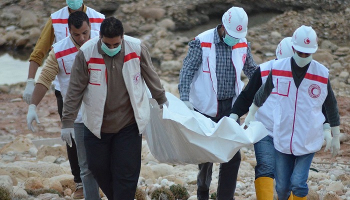 دفن 4 جثامين مجهولة الهوية من اشتباكات وادي بوضحاك جنوب درنة