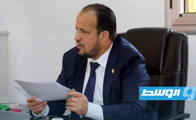 وزير الصحة يبحث زيادة رواتب أصحاب المهن الطبية المساعدة