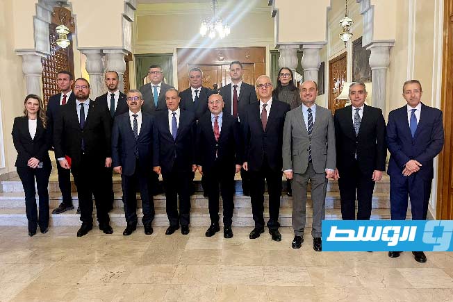 وزير الخارجية المصري يؤكد موقف مصر الداعم للحل السياسي الليبي - الليبي
