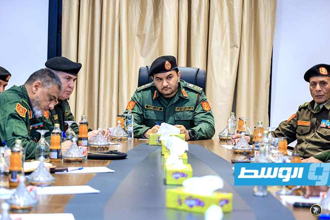 صدام حفتر يعقد اجتماعا موسعا مع القيادات الأمنية والعسكرية في سبها