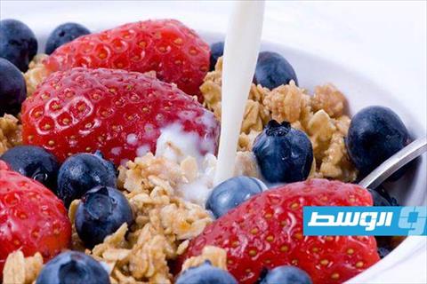 زبادي بالجرانولا والفراولة