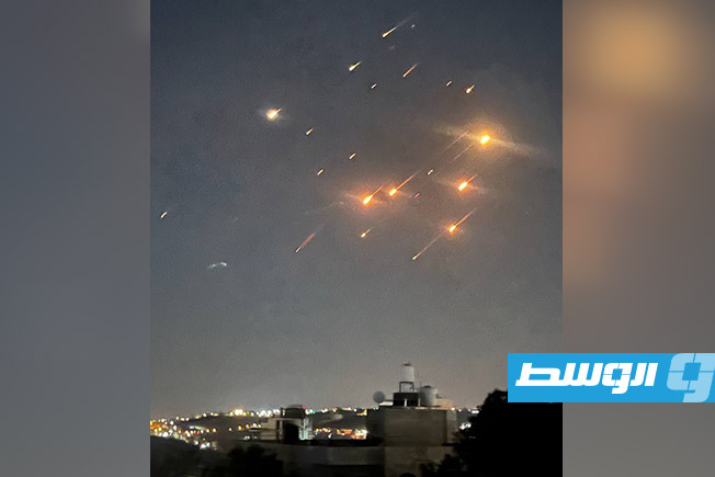 فيديو: صواريخ إيرانية جديدة تصيب أهدافها وسط تل أبيب