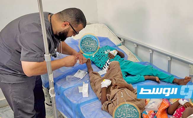 مستشفى القطرون يستقبل أمًا وأطفالها الثلاثة مصابين بتسمم غذائي حاد
