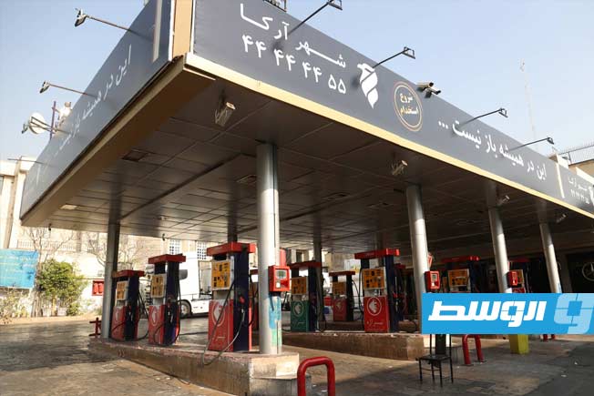توقف توزيع الوقود في طهران مؤقتا بعد ضربات أميركية