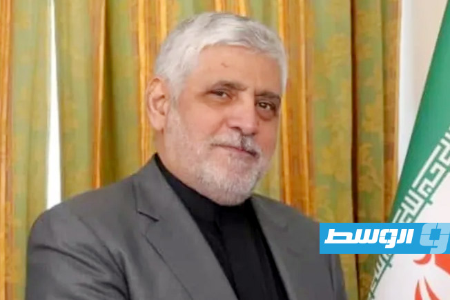 إيران تقول إن سفيرها في لبنان سيبقى رغم قرار الحكومة اللبنانية سحب اعتماده