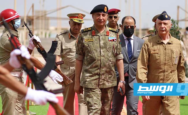 الحداد يصل موسكو على رأس وفد عسكري في زيارة رسمية