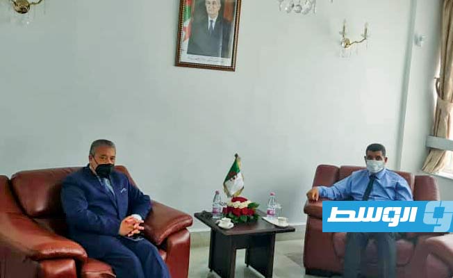 الجزائر تعيد فتح خط بحري مع طرابلس قريبا وتدرس عودة الرحلات الجوية