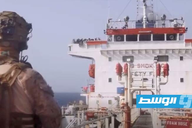 الجيش الأميركي يعلن تفتيش ناقلة إيرانية قبل توجيهها إلى «تغيير مسارها»
