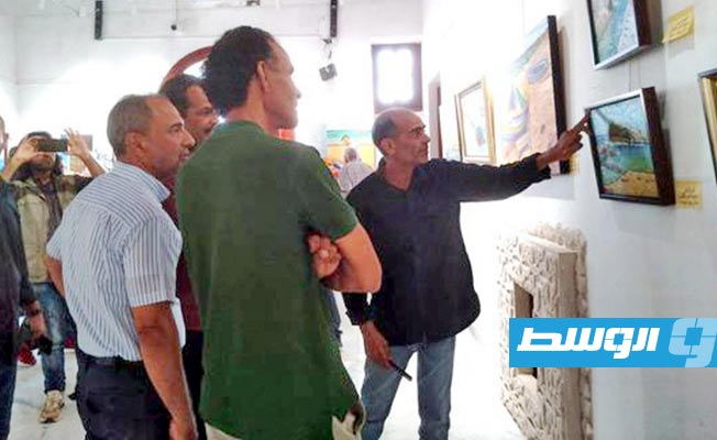 «مرافئ».. عندما تنثر الألوان حكايا البحر