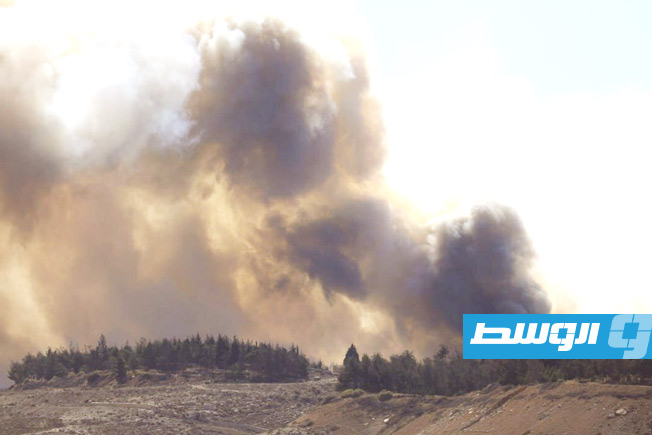حريق كبير وتصاعد أعمدة الدخان بمحيط قصر الشعب في دمشق