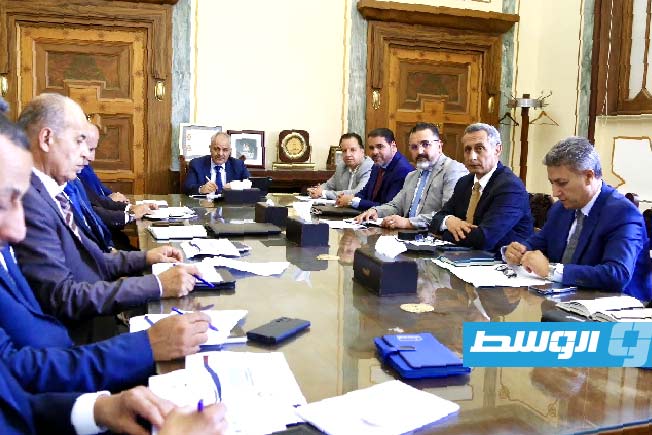 «المركزي» يناقش دعم مؤسسة النفط لزيادة الإنتاج اليومي بنحو 247 ألف برميل