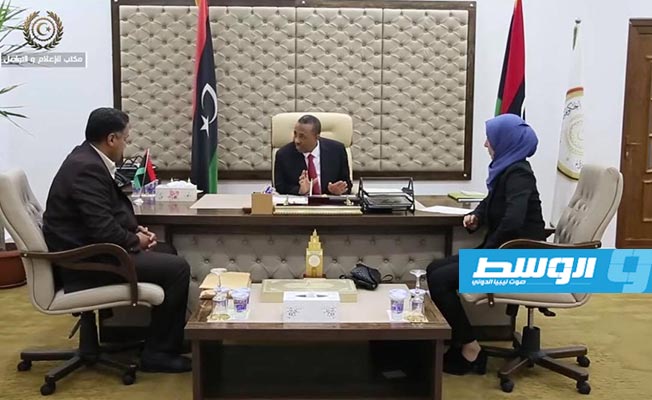 الحكومة الموقتة تبحث إنشاء مركز لعلاج التوحد