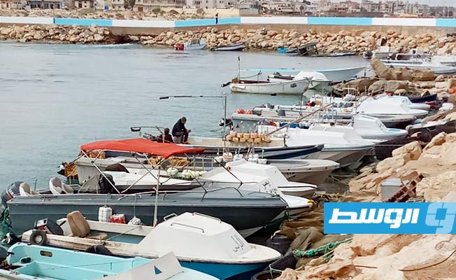 نقابة الصيادين بسرت تقدم مساعدات لـ45 عضوا تشمل أجهزة «جي بي إس»