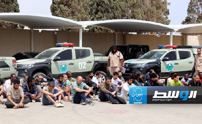 بالصور.. القبض على مهاجرين غير نظاميين في زوارة