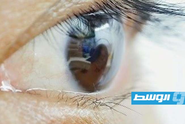 عدسات لاصقة تمنح البشر القدرة على رؤية الضوء غير المرئي