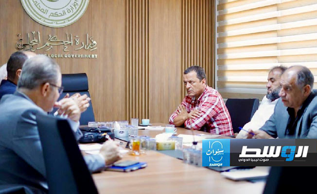 «الحكم المحلي» تبحث دعم مشروعات الصيد في البلديات
