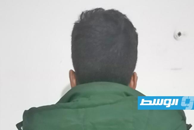 القبض على متهم بسرقة محلات تجارية في صبراتة