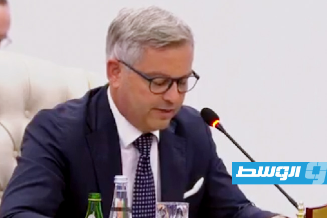 المفوض الأوروبي للدبيبة: تعملون بشكل جيد في وجه تحديات الهجرة الكثيرة