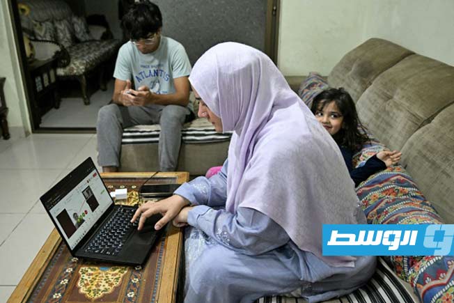 آلاف الطبيبات الباكستانيات يعدن لممارسة الطب.. ولكن عن بعد
