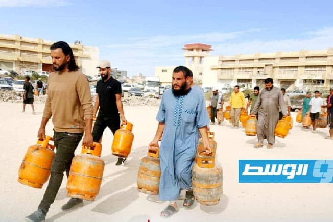 «البريقة» تواصل التوزيع المباشر لأسطوانات الغاز في طبرق