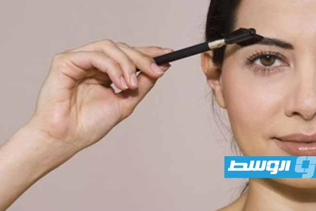 عصير البصل والدحي لتكثيف الحواجب